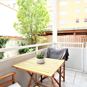 ➤private - Heart Of Downtown With Terrace Homestay