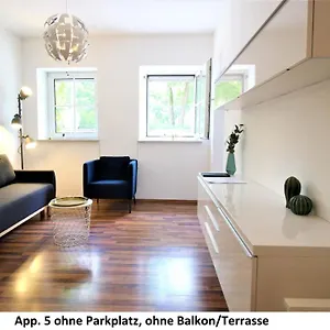 Idyllic Setting In Center - Bright & Modern Apartment